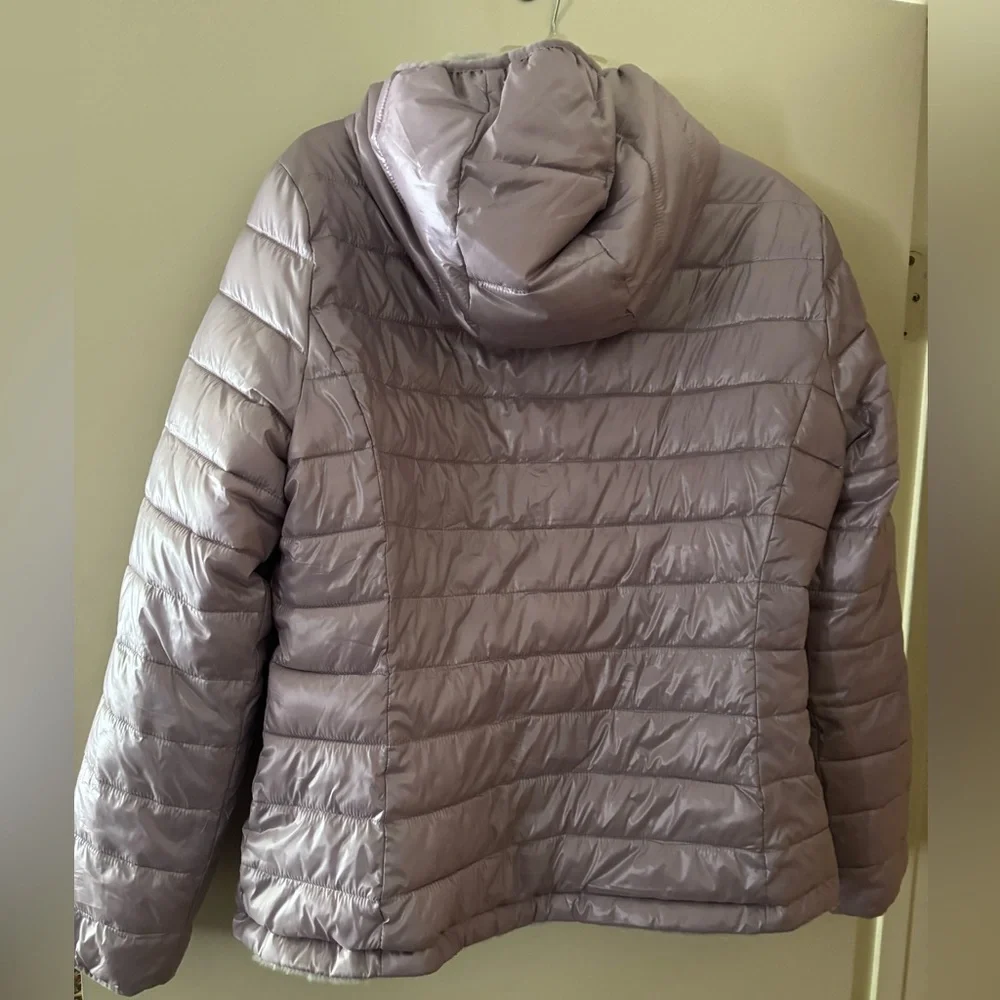 ANDREW MARC Childrens Luxury Lilac Reversible Puffer Coat. Faux Fur Lined Size M